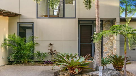 Your Luxury Escape - Kiah 11 Beach House - Yamba Accommodation 2