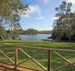 Berrara Lagoon Front Chalet - Yamba Accommodation