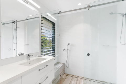 Bayvilla 4 At The Beach - Yamba Accommodation 2