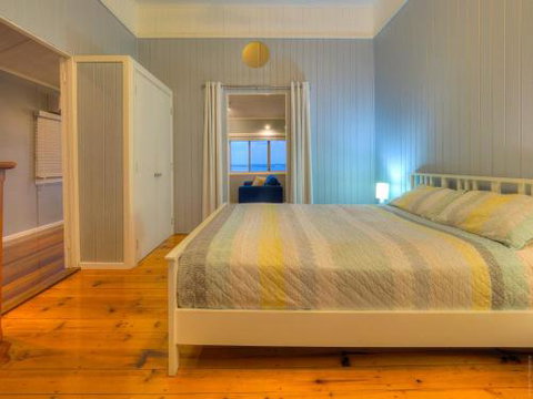 Sublime Beachfront Queenslander On The Esplanade - Yamba Accommodation 5