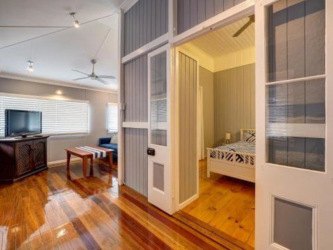 Sublime Beachfront Queenslander On The Esplanade - Yamba Accommodation 4