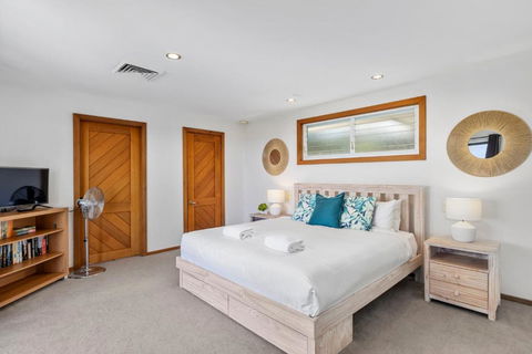 Zaffiro Beach House - Yamba Accommodation 2