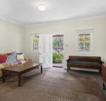 THE TEACHERS COTTAGE - Yamba Accommodation