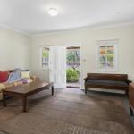 THE TEACHERS COTTAGE - Yamba Accommodation 0
