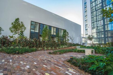 STUNNING Luxury 2beds2bathAPT AtCBD (Haymarket) - Yamba Accommodation 1