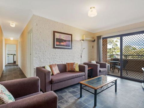 Apollo Unit 14 - Yamba Accommodation 1