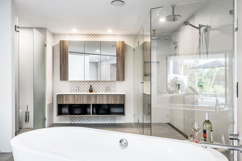 Your Luxury Escape Ground Luxury - Yamba Accommodation 3