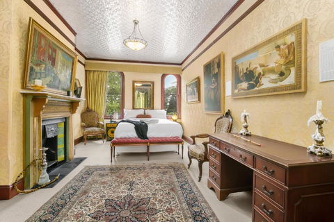 Grand & Central On George Unique Opulent - Yamba Accommodation 4