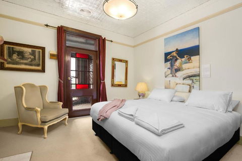 Grand & Central On George Unique Opulent - Yamba Accommodation 5