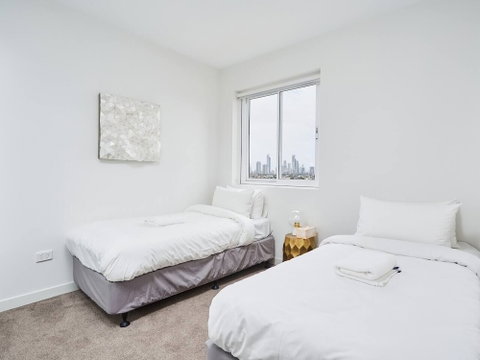 Luxurious 2bed 2bath APT With Parking@southport - Yamba Accommodation 5