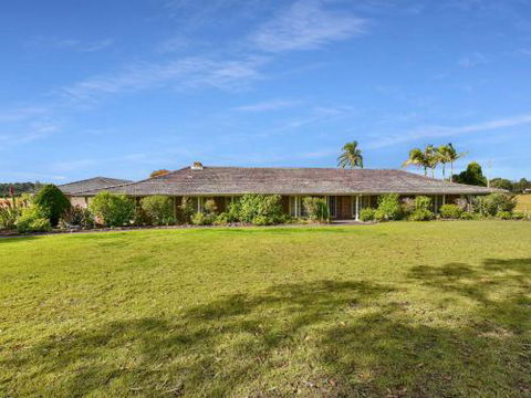 Wine Country Homestead 4 6br House - Yamba Accommodation 4
