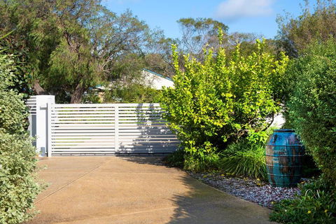 GIFFORD HOUSE - Yamba Accommodation 5