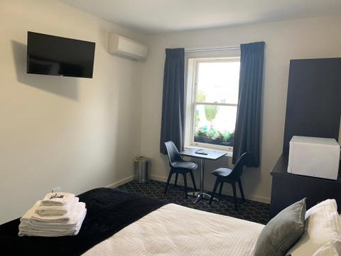 Queens Arms Hotel - Yamba Accommodation 4