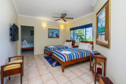 Cloud 9 Cliff Top Eagle Heights - Yamba Accommodation 6