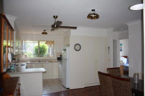 Surf Beach On Eric - Yamba Accommodation 3