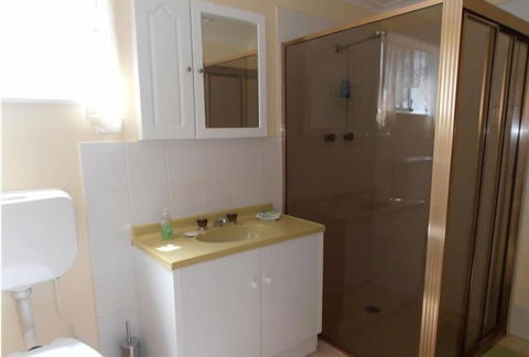 Lilly May Cottage - Yamba Accommodation 6