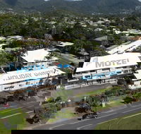 Cairns Reef Apartments  Motel - Yamba Accommodation