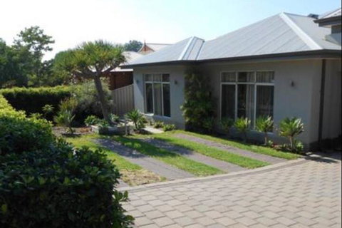 Como Waters Bed & Breakfast - Yamba Accommodation 7
