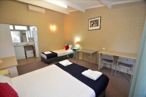 Parkview Motor Inn Parkes - Yamba Accommodation 6