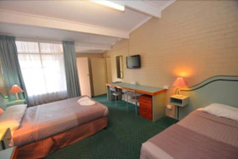 Parkview Motor Inn Parkes - Yamba Accommodation 7