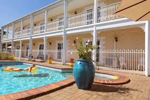 White Lace Motor Inn - Yamba Accommodation 1
