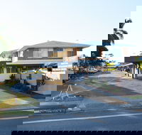 Rover Holiday Units - Yamba Accommodation