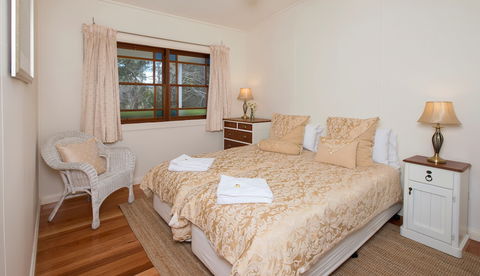 Crystal Creek Meadows Luxury Cottages - Yamba Accommodation 5