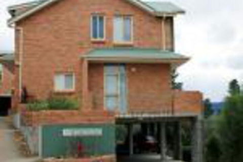 Twin Seasons 5 Deluxe Holiday Apartment - Yamba Accommodation 0