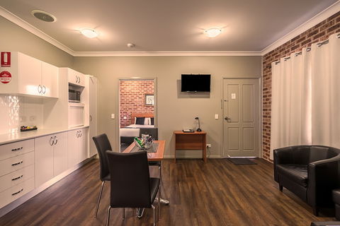 Akuna Motor Inn And Apartments - Yamba Accommodation 6