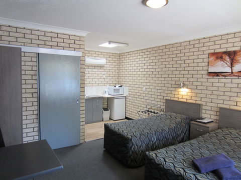 Cowra Crest Motel - Yamba Accommodation 6