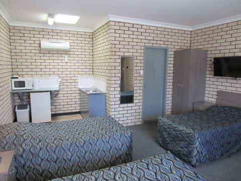 Cowra Crest Motel - Yamba Accommodation 4