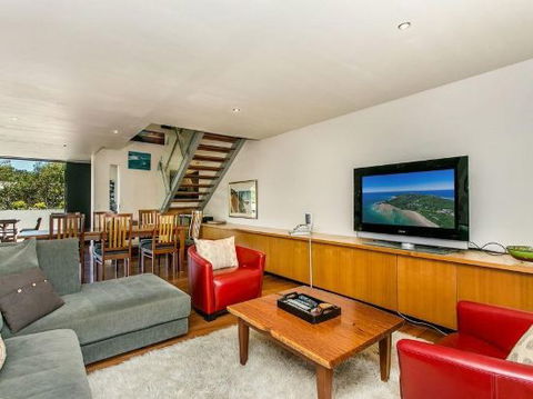 Sea Villa Penthouse - Yamba Accommodation 3