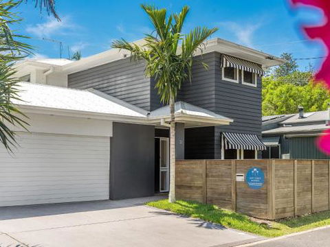 Elua Beach House Modern Central Home W / Swim Spa - Yamba Accommodation 0