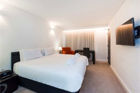 Contemporary Room, Roof Terrace, Stay In The City - Yamba Accommodation 5