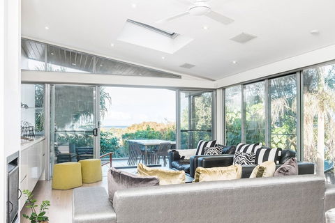 Your Luxury Escape - Vue From Here - Yamba Accommodation 6