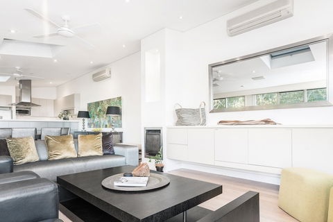 Your Luxury Escape - Vue From Here - Yamba Accommodation 1