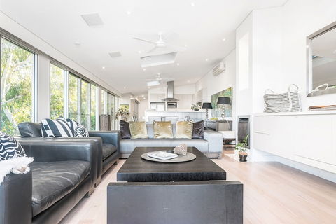 Your Luxury Escape - Vue From Here - Yamba Accommodation 4