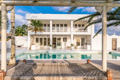 Your Luxury Escape - Bisque House - Yamba Accommodation 1