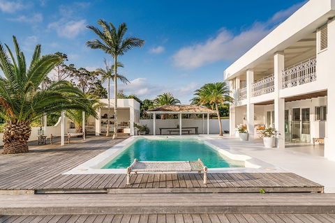 Your Luxury Escape - Bisque House - Yamba Accommodation 2