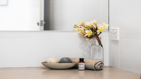Your Luxury Escape - Carinya Cottages 4 - Yamba Accommodation 4