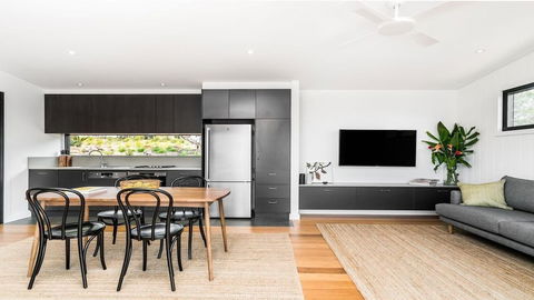 Your Luxury Escape - Carinya Cottages 4 - Yamba Accommodation 3