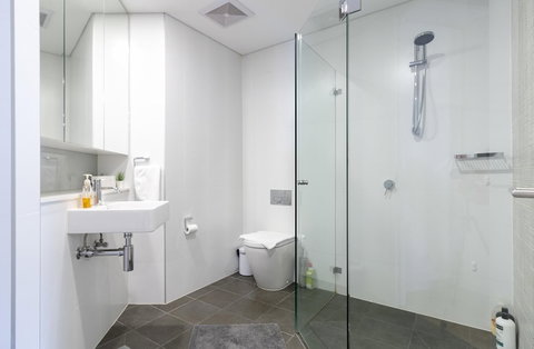 C16 Darling Harbour 2 BDR APT - Yamba Accommodation 3