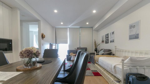 C16 Darling Harbour 2 BDR APT - Yamba Accommodation 4