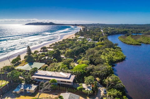 Your Luxury Escape - Byron Beachfront Villa - Yamba Accommodation 0