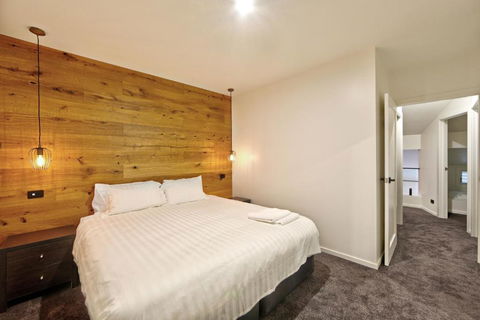 Snow Ski Apartments 32 - Yamba Accommodation 2