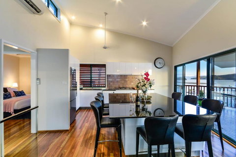 NEWLY BEAUTFULLY RENOVATED 16 The Casuarina 3 Bedroom House With 180 Degree Ocean Views - Yamba Accommodation 5
