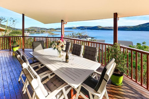 NEWLY BEAUTFULLY RENOVATED 16 The Casuarina 3 Bedroom House With 180 Degree Ocean Views - Yamba Accommodation 2
