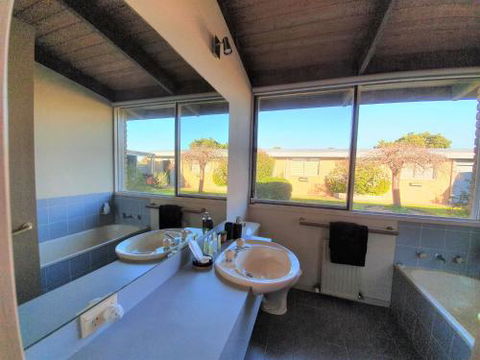 GRACEDALE HILLS HOMESTEAD - Yamba Accommodation 3