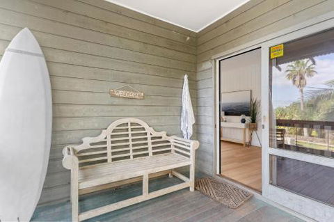 Byron Bay Treehouse On Lighthouse Road - Yamba Accommodation 3