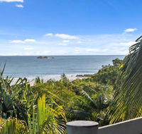 Byron Bay Treehouse on Lighthouse Road - Yamba Accommodation